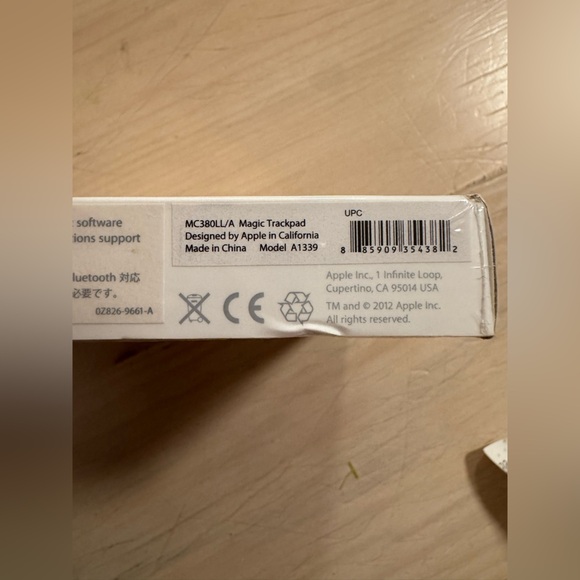 NEW Apple Wireless Keyboard and Apple Magic Track Pad - Picture 3 of 3